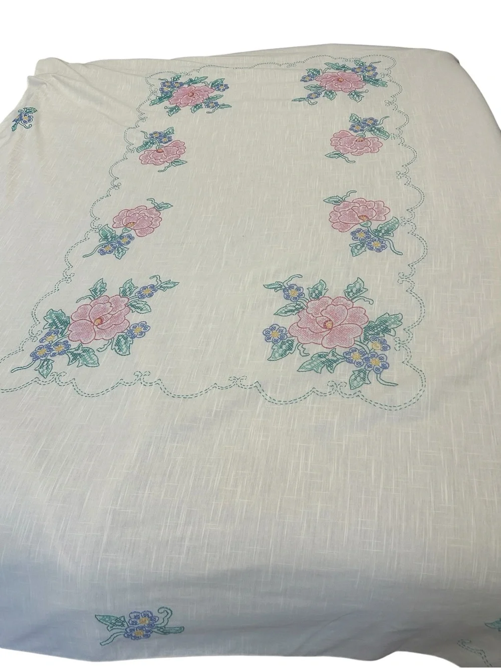 Vintage Style Floral Embroidered Tablecloth Rectangle 78x58” Cottagecore